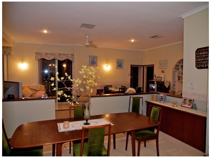 6 Boorabilla Way, Greenmount WA 6056