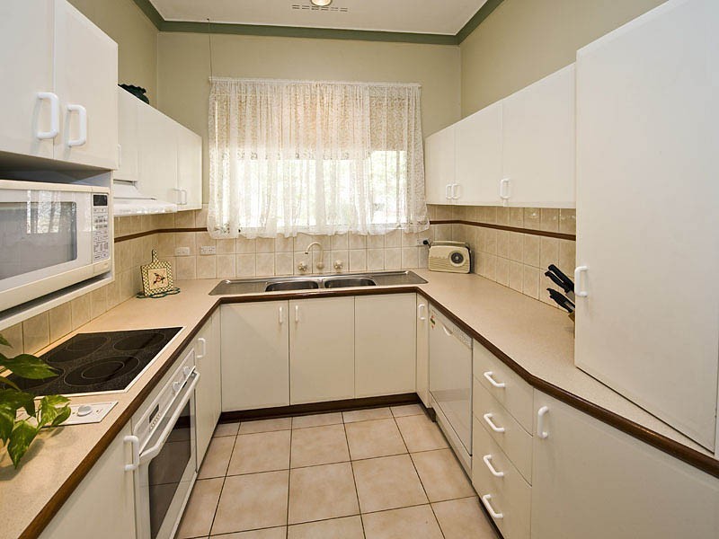 6 Boorabilla Way, Greenmount WA 6056