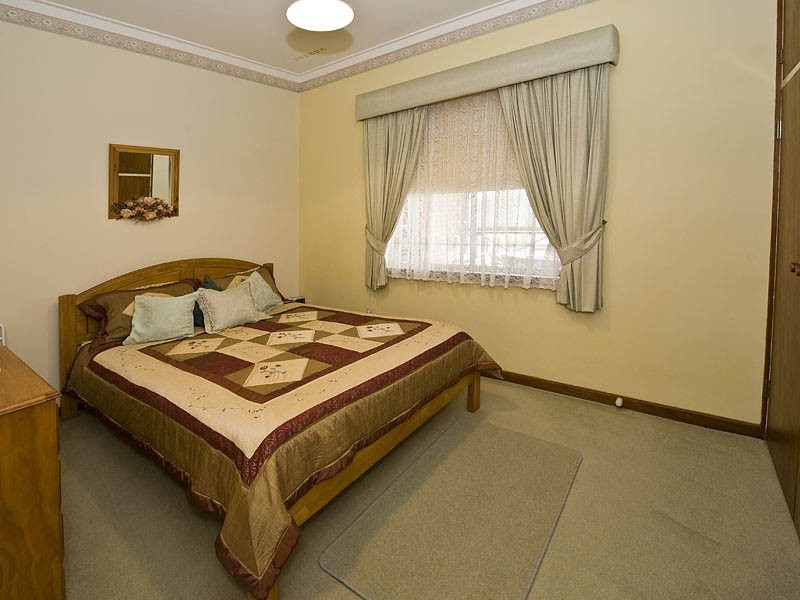 6 Boorabilla Way, Greenmount WA 6056