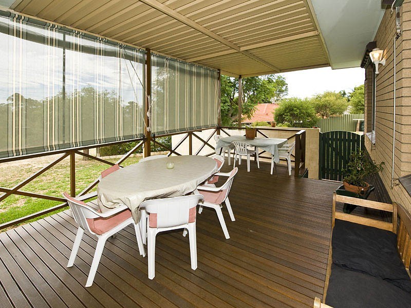 6 Boorabilla Way, Greenmount WA 6056