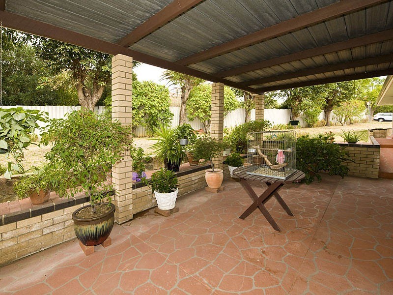 6 Boorabilla Way, Greenmount WA 6056