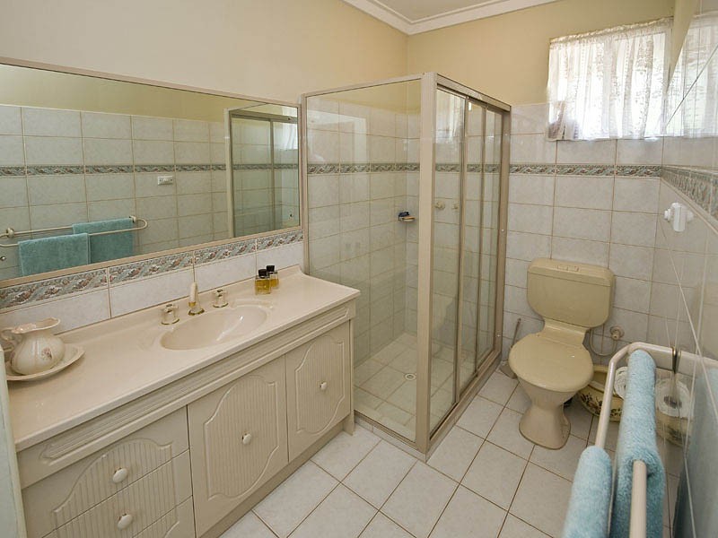 6 Boorabilla Way, Greenmount WA 6056