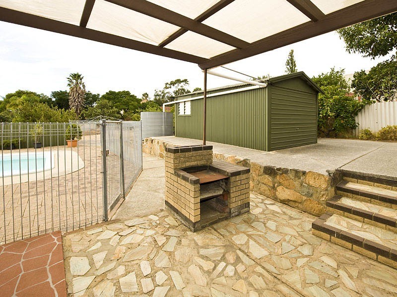 6 Boorabilla Way, Greenmount WA 6056