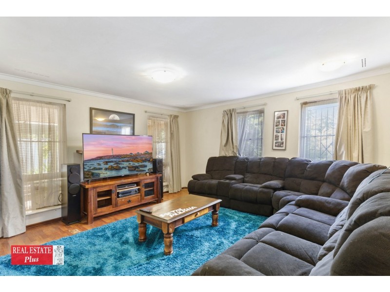 2 Glenwood Place, Helena Valley WA 6056