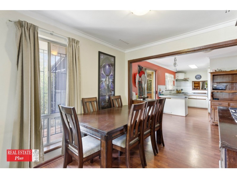 2 Glenwood Place, Helena Valley WA 6056