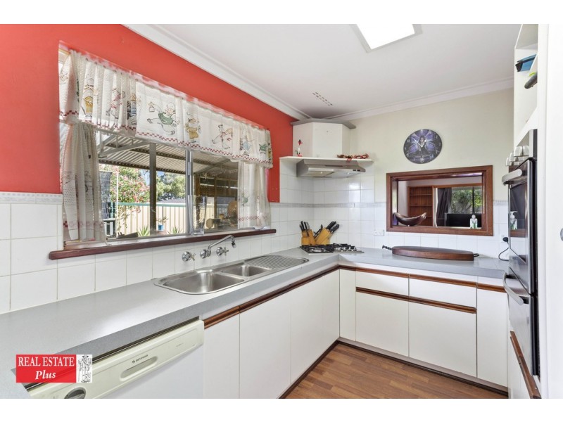 2 Glenwood Place, Helena Valley WA 6056