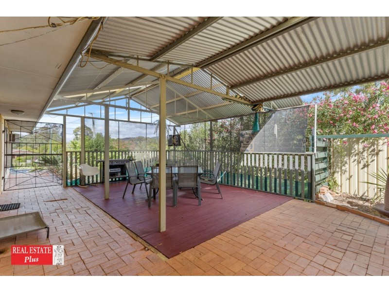 2 Glenwood Place, Helena Valley WA 6056