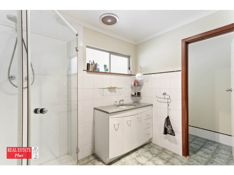 2 Glenwood Place, Helena Valley WA 6056