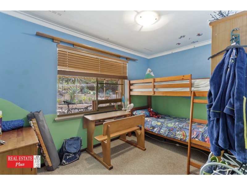 2 Glenwood Place, Helena Valley WA 6056