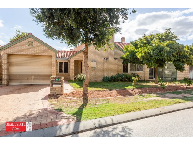 44 Lakefront Circle, The Vines WA 6069