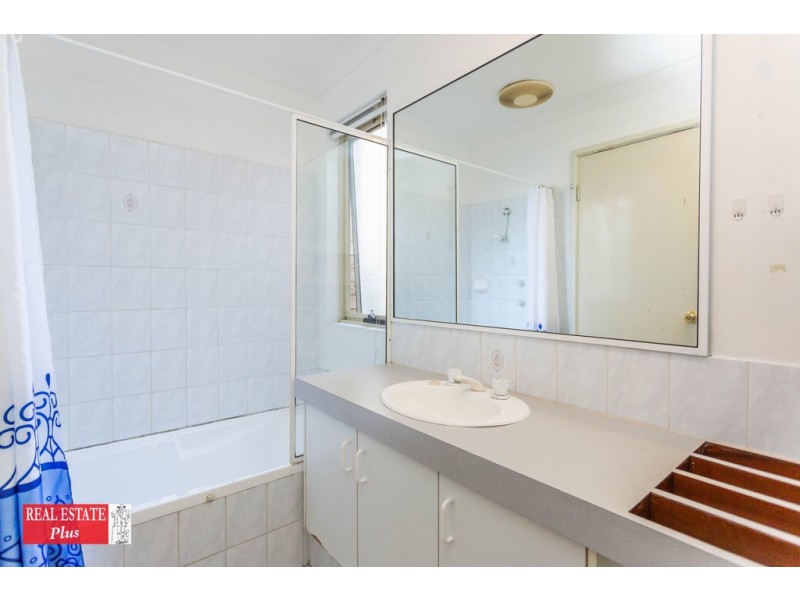 44 Lakefront Circle, The Vines WA 6069