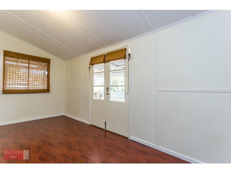 23 Jinda Road, Koongamia WA 6056