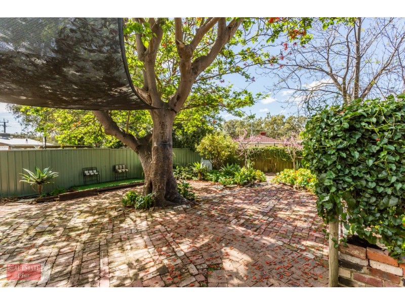 23 Jinda Road, Koongamia WA 6056