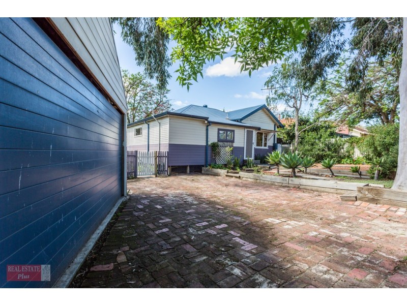 23 Jinda Road, Koongamia WA 6056