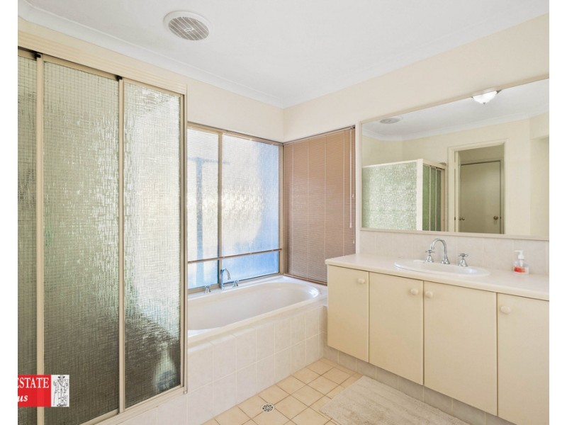15 Narran Place, Swan View WA 6056