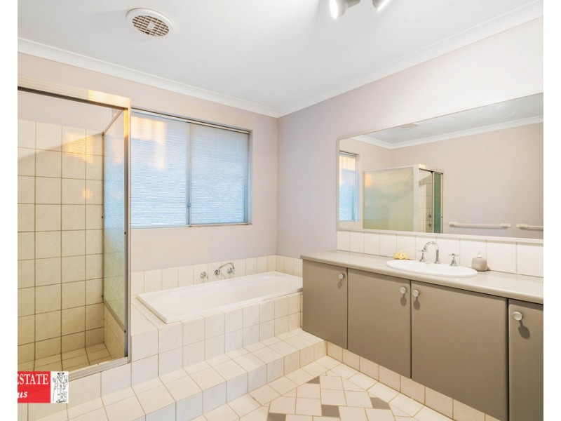 15 Narran Place, Swan View WA 6056