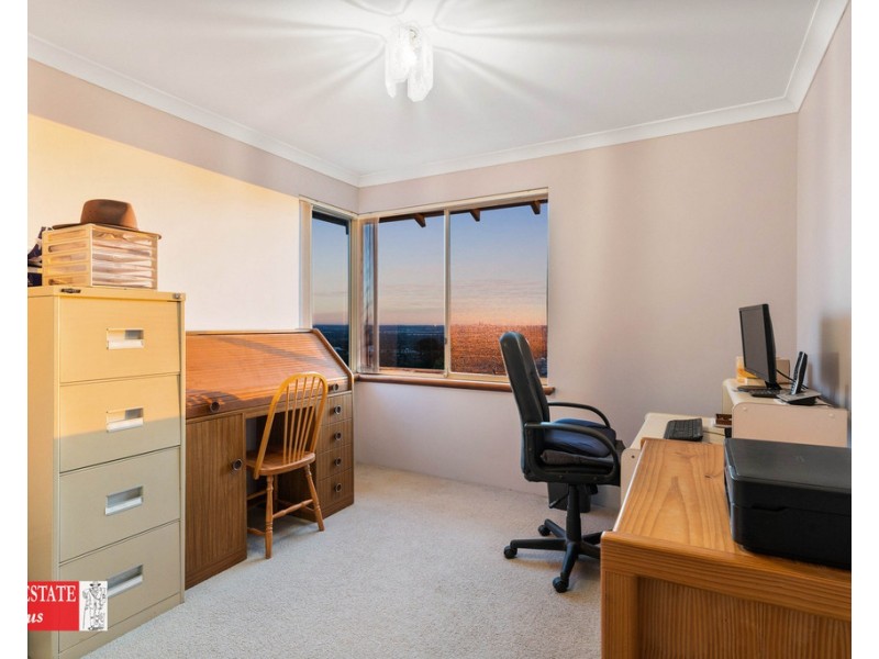 15 Narran Place, Swan View WA 6056