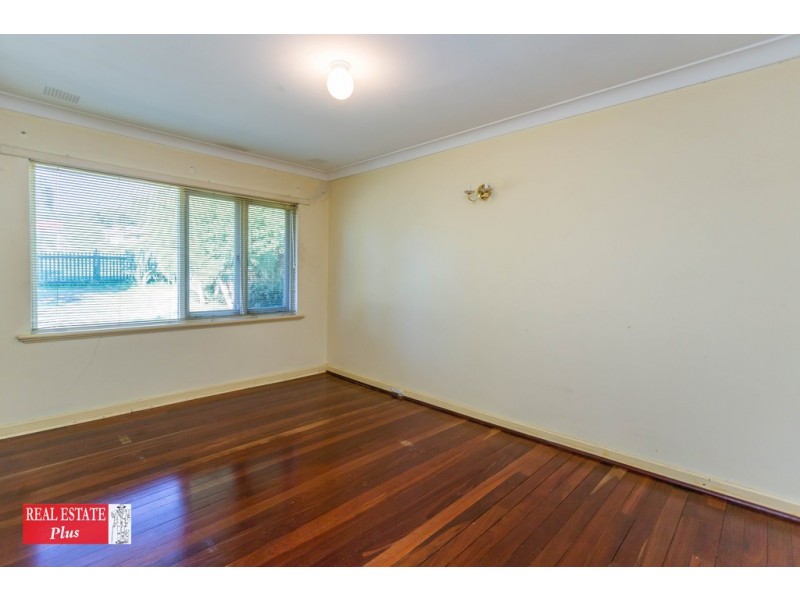 29 Clianthus Way, Koongamia WA 6056