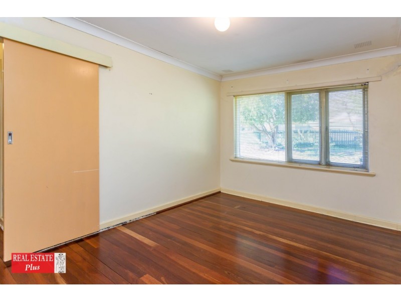 29 Clianthus Way, Koongamia WA 6056