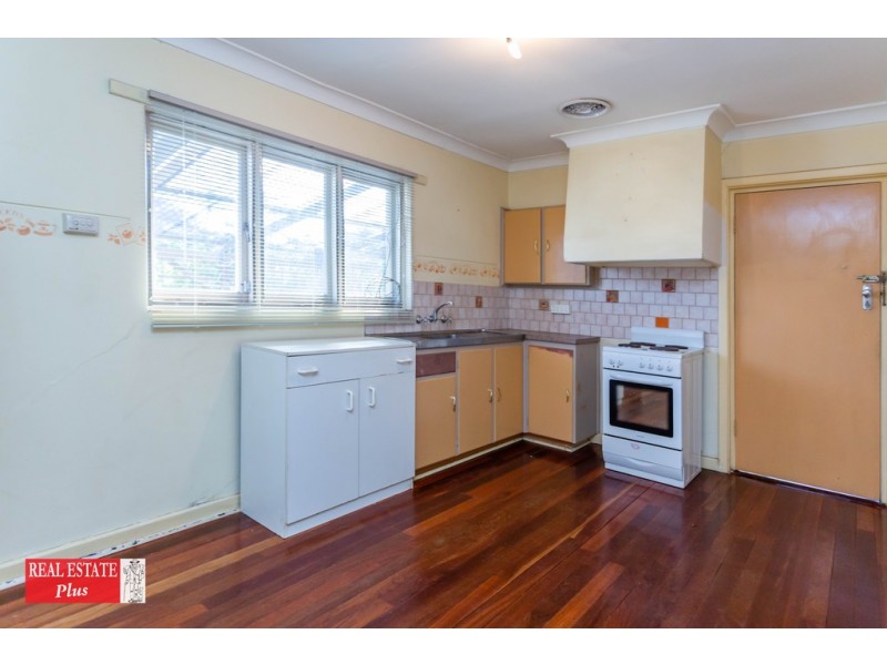 29 Clianthus Way, Koongamia WA 6056