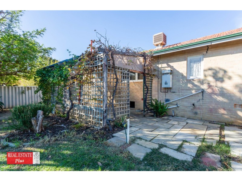 29 Clianthus Way, Koongamia WA 6056