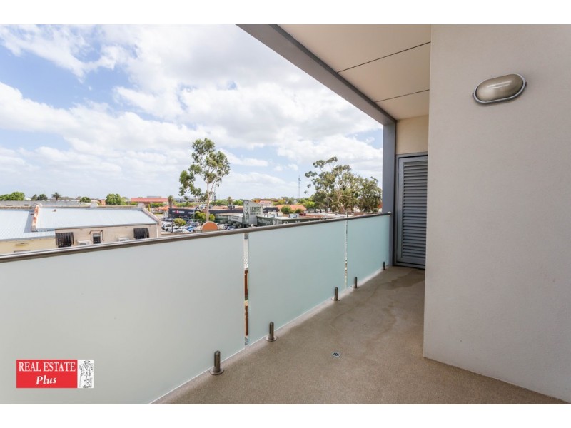 18/20 The Crescent, Midland WA 6056