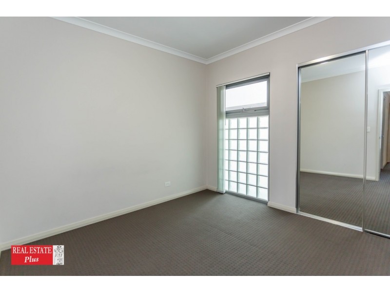 18/20 The Crescent, Midland WA 6056