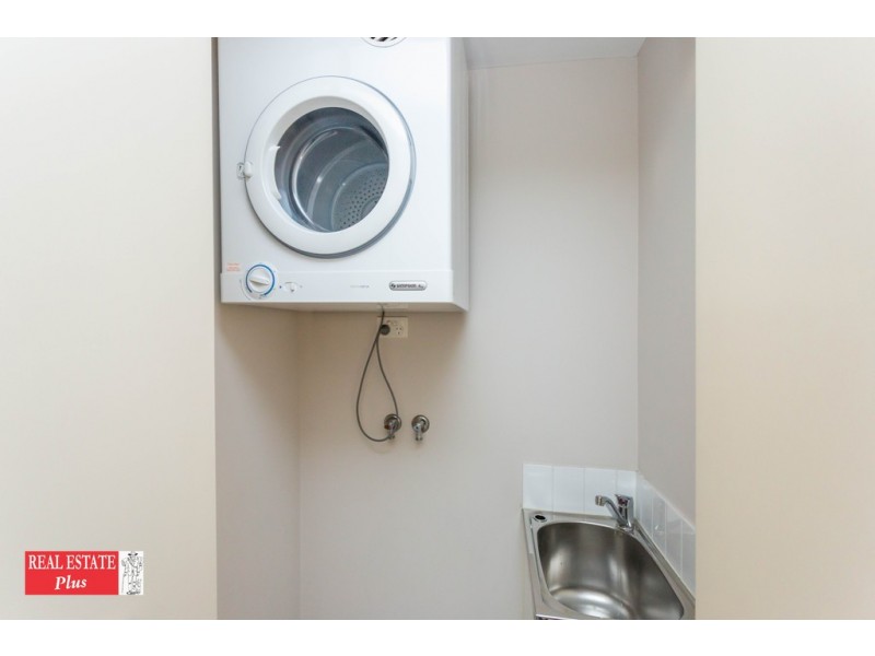 18/20 The Crescent, Midland WA 6056