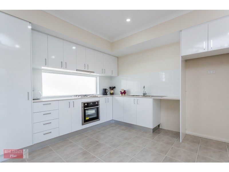 6/24 Aquaviva Circle, Viveash WA 6056