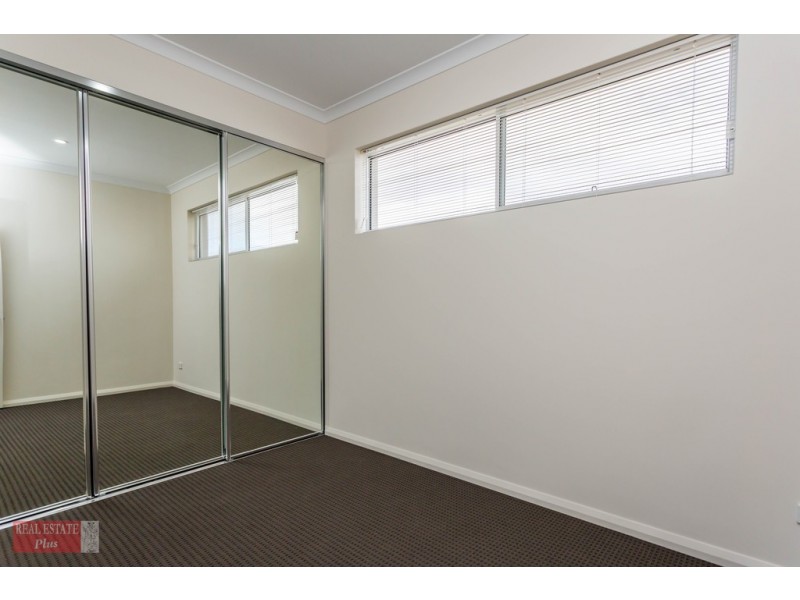 6/24 Aquaviva Circle, Viveash WA 6056