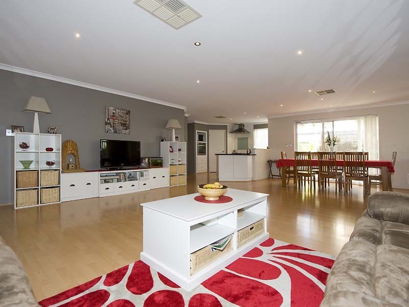 31 Teddington Loop, High Wycombe WA 6057