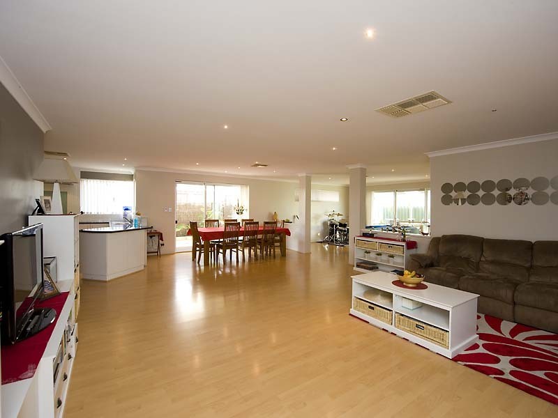 31 Teddington Loop, High Wycombe WA 6057