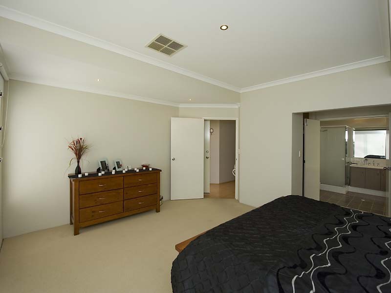 31 Teddington Loop, High Wycombe WA 6057