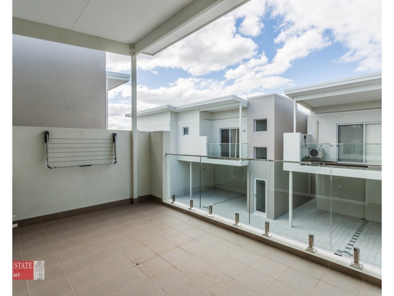 7/24 Aquaviva Circle, Viveash WA 6056
