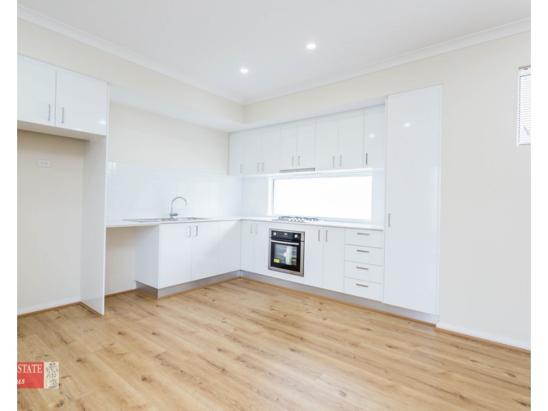 7/24 Aquaviva Circle, Viveash WA 6056
