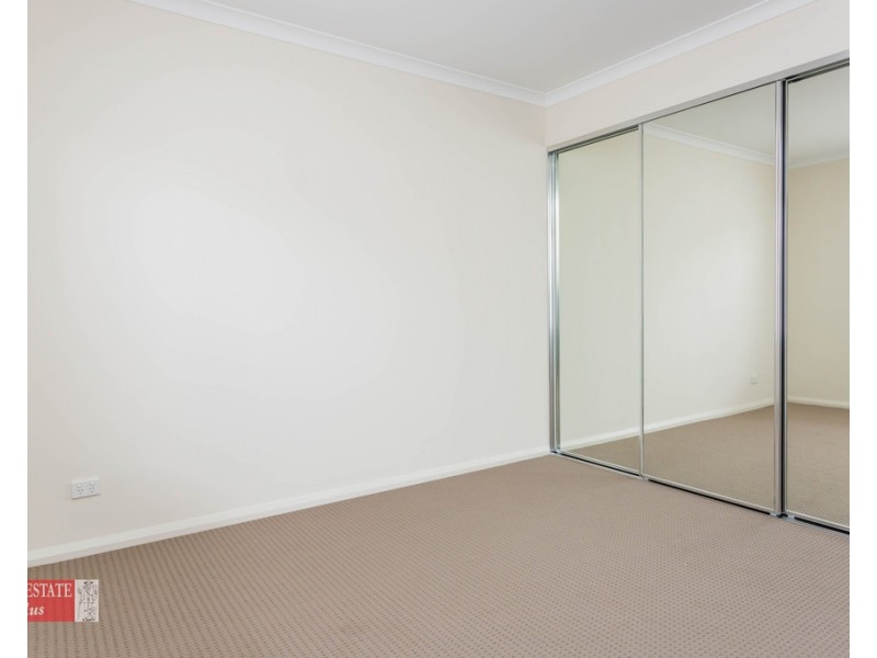 7/24 Aquaviva Circle, Viveash WA 6056