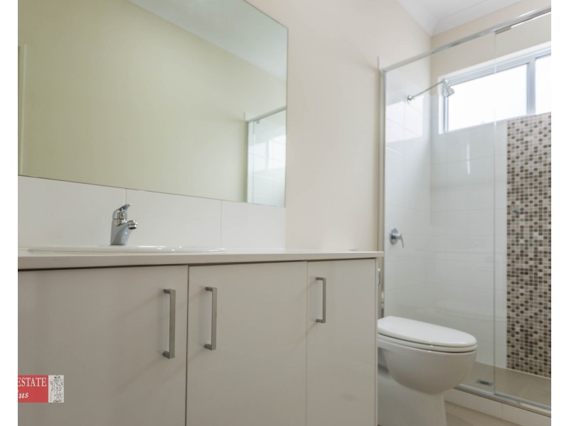 7/24 Aquaviva Circle, Viveash WA 6056
