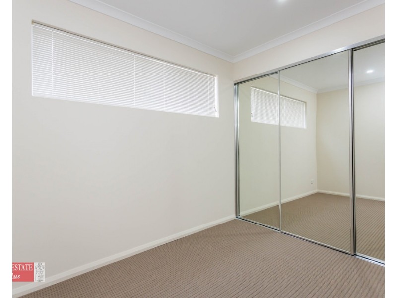 7/24 Aquaviva Circle, Viveash WA 6056