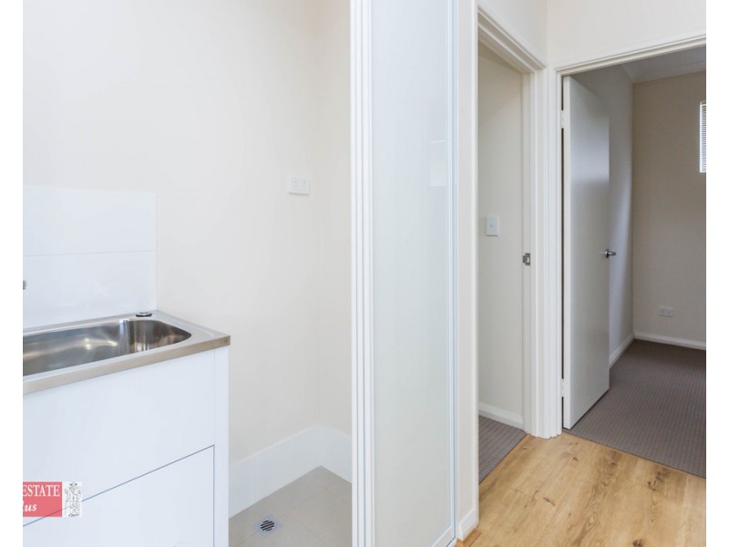 7/24 Aquaviva Circle, Viveash WA 6056