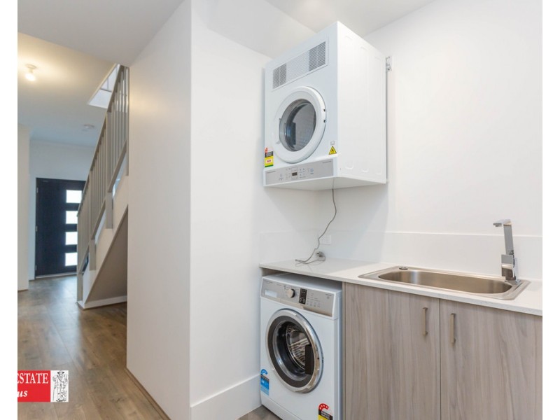 2/42 Walter Road East, Bassendean WA 6054