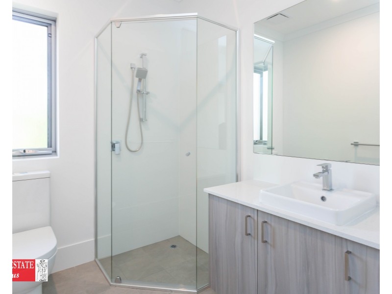 2/42 Walter Road East, Bassendean WA 6054