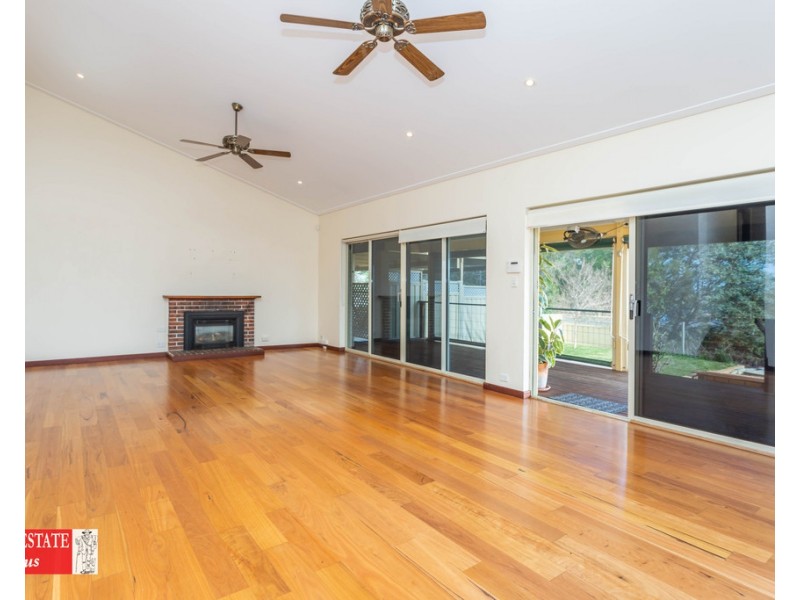 86 Swan View Road, Swan View WA 6056