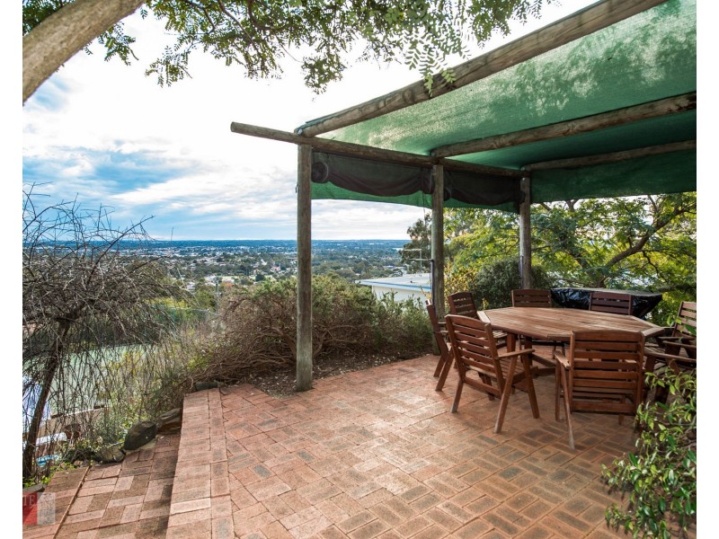 86 Swan View Road, Swan View WA 6056