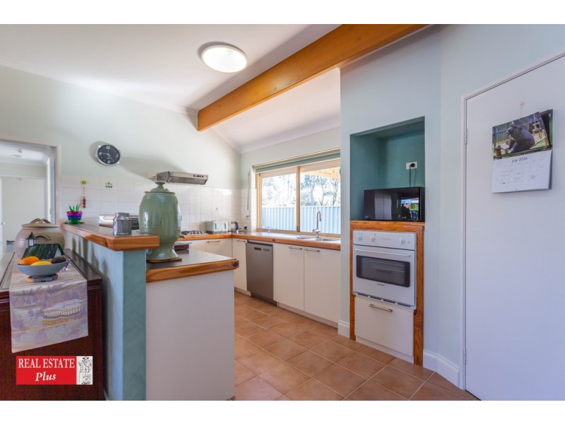 33 Little River Cove, Jane Brook WA 6056