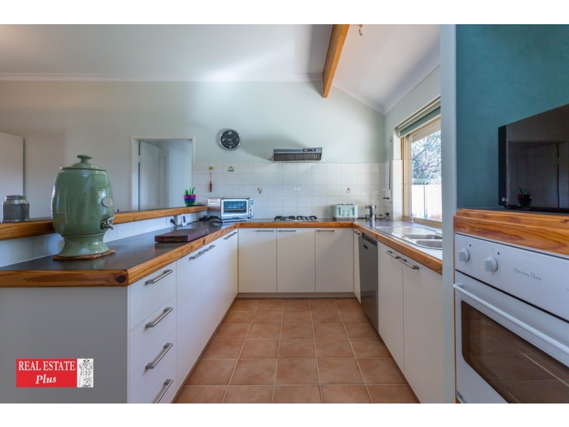 33 Little River Cove, Jane Brook WA 6056