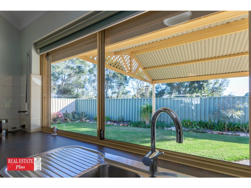 33 Little River Cove, Jane Brook WA 6056