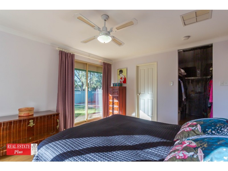 33 Little River Cove, Jane Brook WA 6056