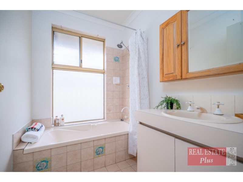 10 Opperman Place, Middle Swan WA 6056