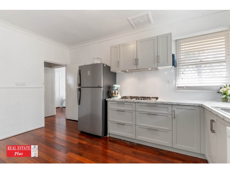 4 Coolga Road, Koongamia WA 6056