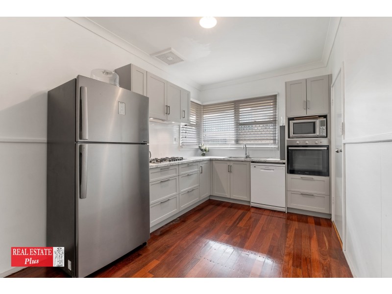 4 Coolga Road, Koongamia WA 6056